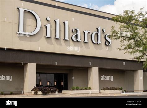 dillard's wichita ks.